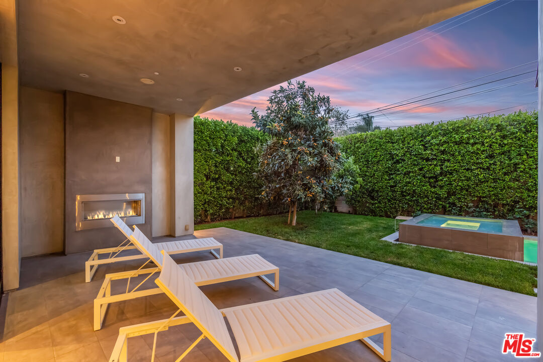 808 South Ridgeley Drive Los Angeles, CA 90036 - Photo 40 of 56
