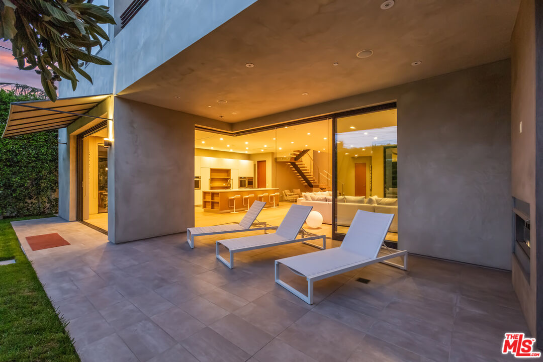 808 South Ridgeley Drive Los Angeles, CA 90036 - Photo 44 of 56