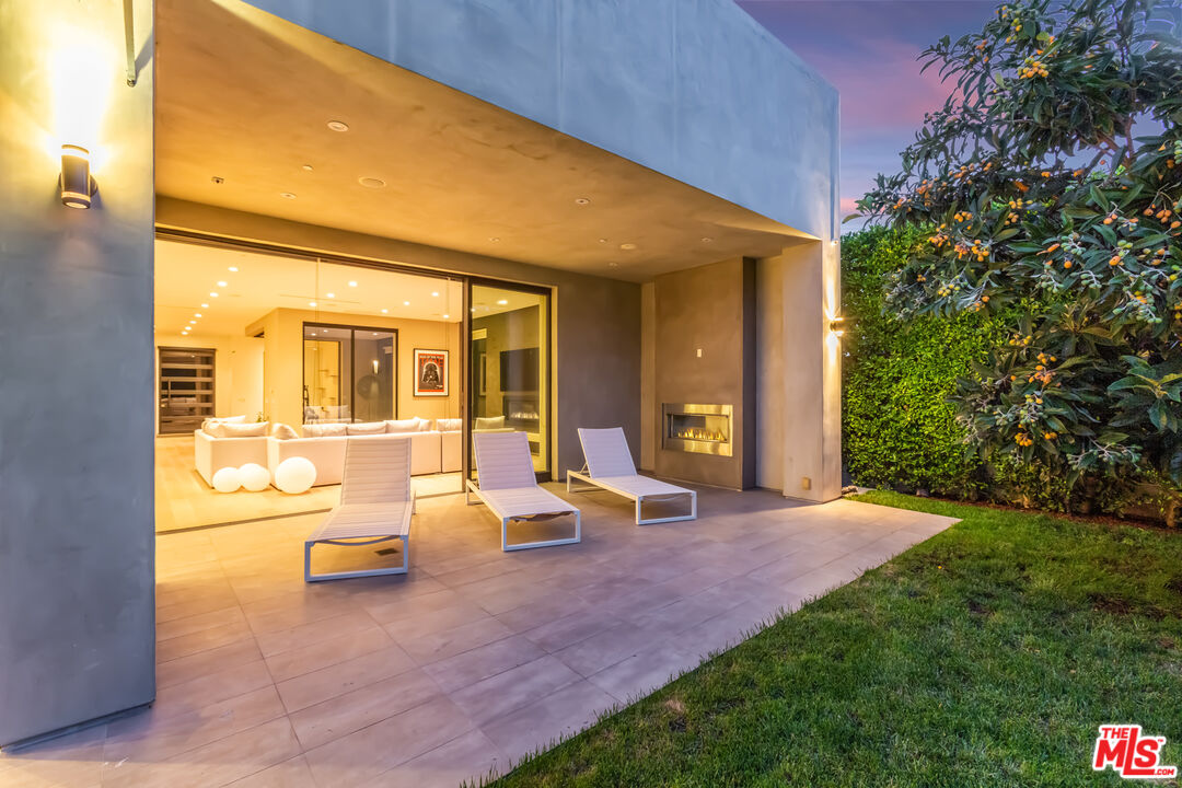 808 South Ridgeley Drive Los Angeles, CA 90036 - Photo 46 of 56