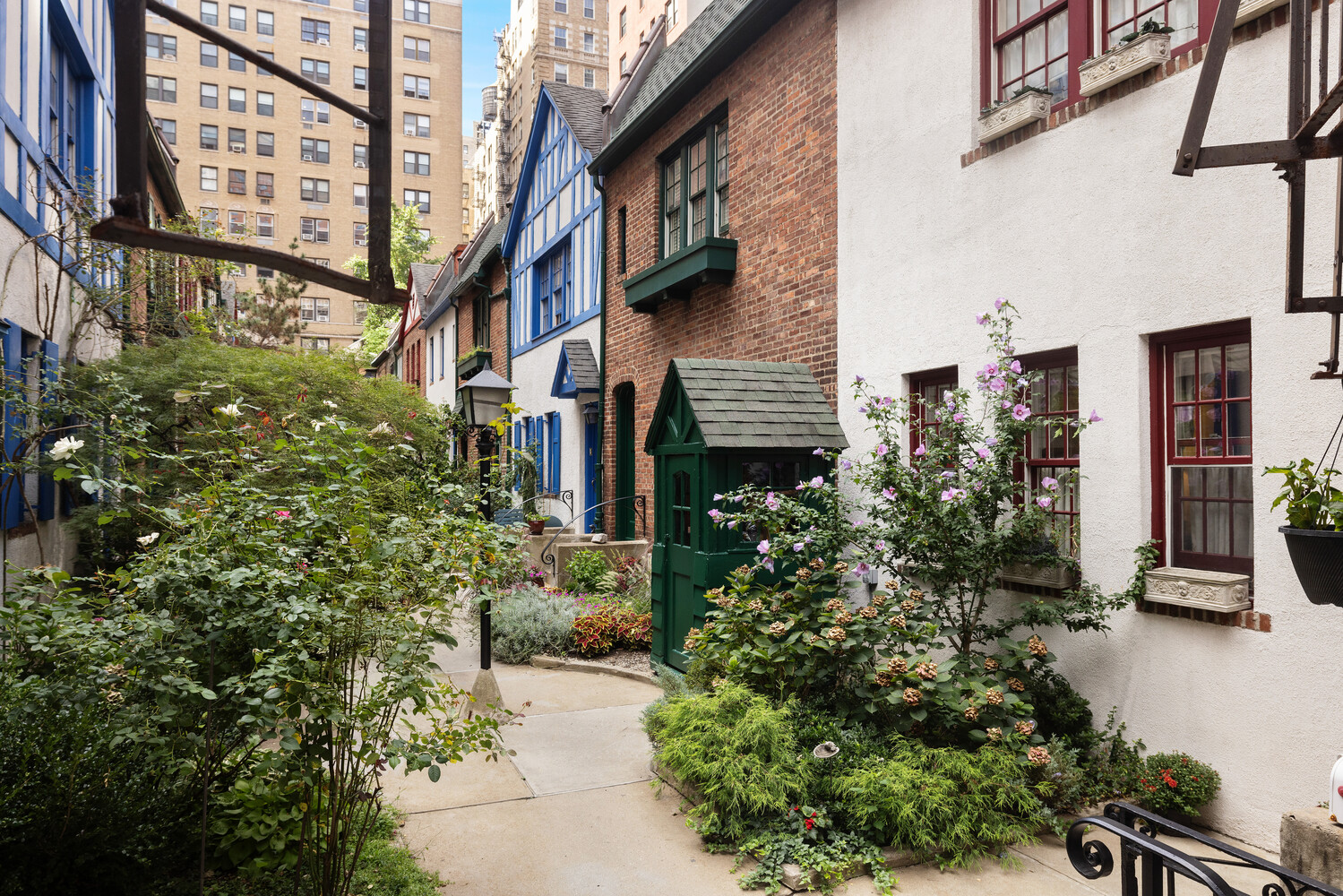 262 West 95th Street, Unit 2 Manhattan, NY 10025 - Photo 1 of 6