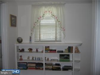 310 Twining Road Oreland, PA 19075 - Photo 9 of 11 Gallery Image 9