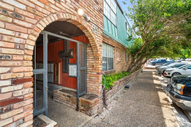 $800 | 307 East 31st Street, Unit 204, Austin, TX 78705
