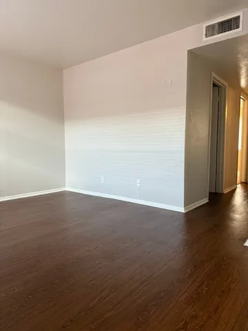 $800 | 307 East 31st Street, Unit 204, Austin, TX 78705