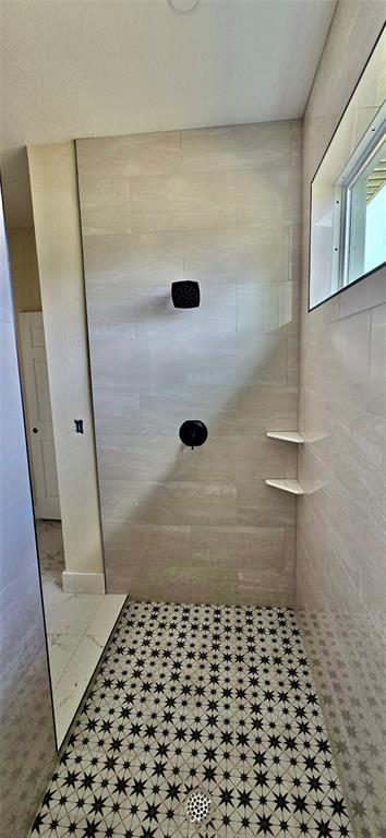 4449 Schumacher Road Sebring, FL 33872 - Photo 20 of 32 a bathroom with a shower