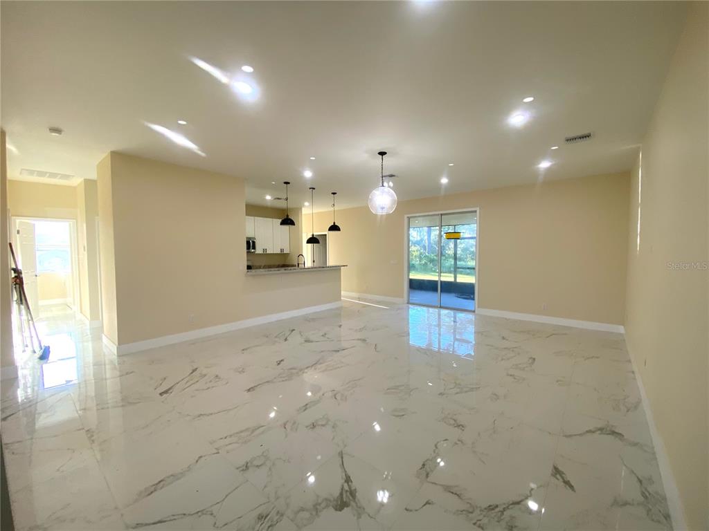 4449 Schumacher Road Sebring, FL 33872 - Photo 8 of 32 a view of a hallway