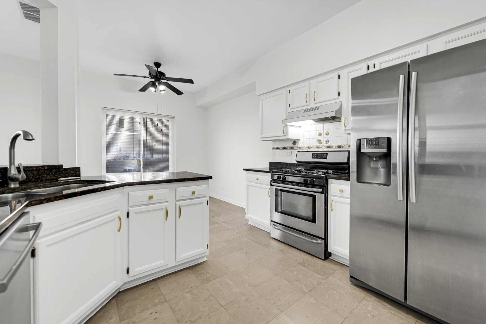 1599 Spaulding Road Bartlett, IL 60103 - Photo 11 of 23 Gallery Image 11