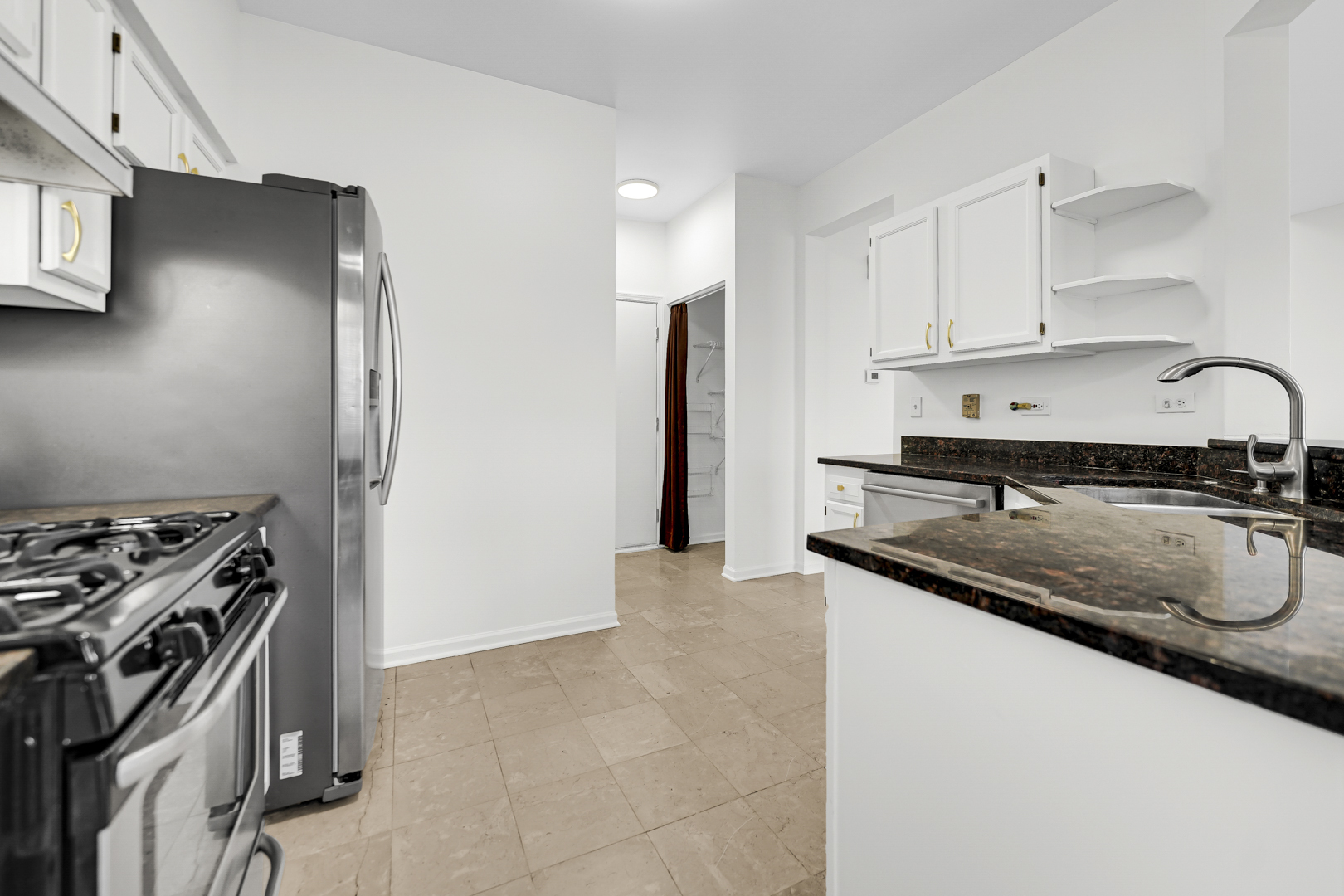 1599 Spaulding Road Bartlett, IL 60103 - Photo 12 of 23 Gallery Image 12