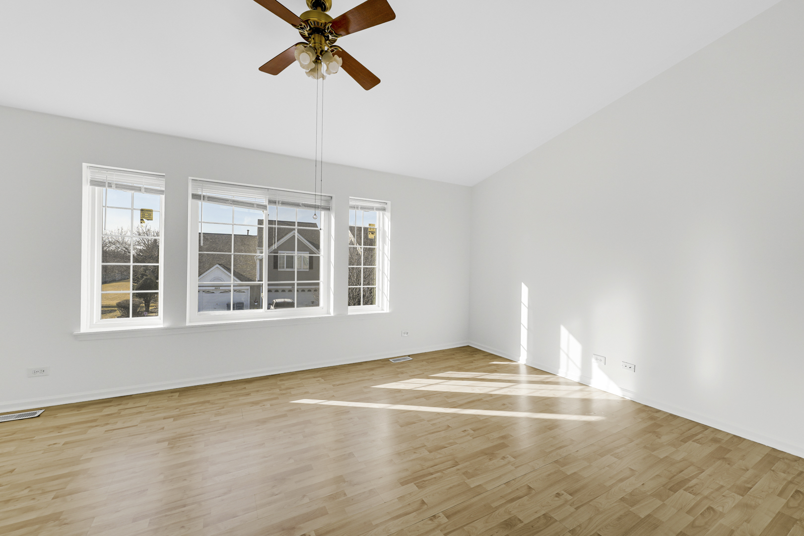 1599 Spaulding Road Bartlett, IL 60103 - Photo 18 of 23 Gallery Image 18