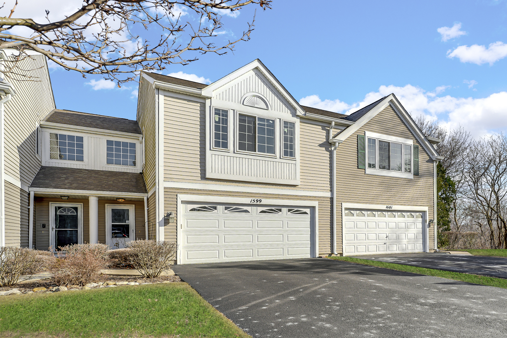 1599 Spaulding Road Bartlett, IL 60103 - Photo 4 of 23 Gallery Image 4