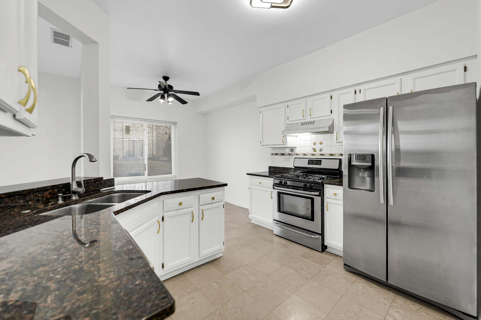 1599 Spaulding Road Bartlett, IL 60103 - Photo 9 of 23 Gallery Image 9