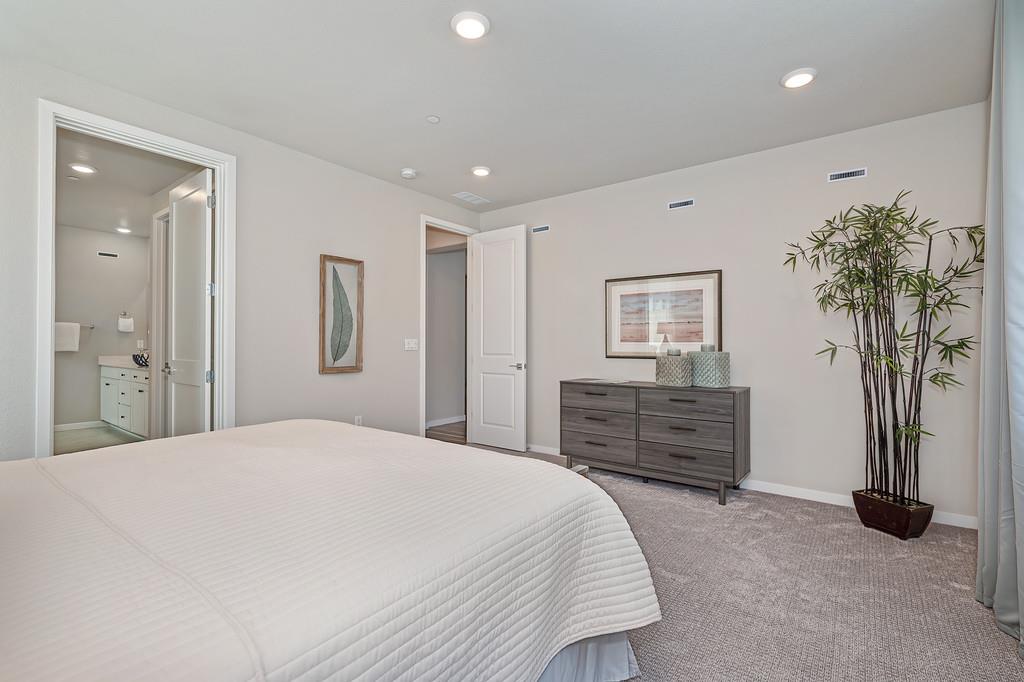 8229 Poppy Rdg Circle Elk Grove, CA 95757 - Photo 34 of 75