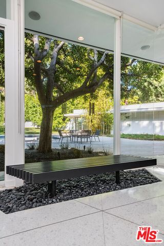 $28,999,999 | 1010 North Rexford Drive, Beverly Hills, CA 90210