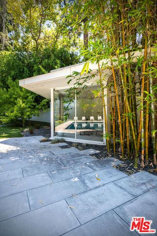 $28,999,999 | 1010 North Rexford Drive, Beverly Hills, CA 90210