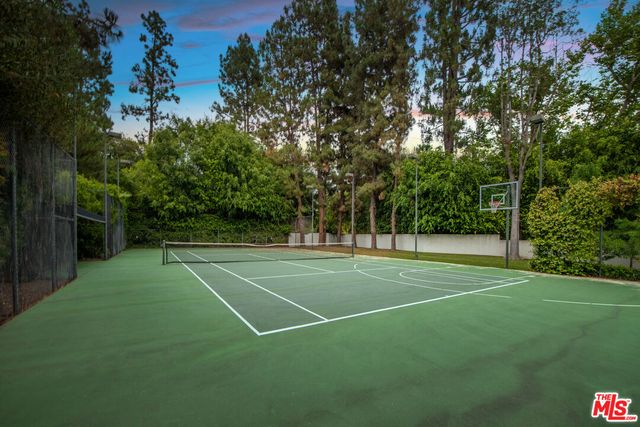 $28,999,999 | 1010 North Rexford Drive, Beverly Hills, CA 90210