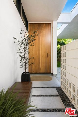 $28,999,999 | 1010 North Rexford Drive, Beverly Hills, CA 90210