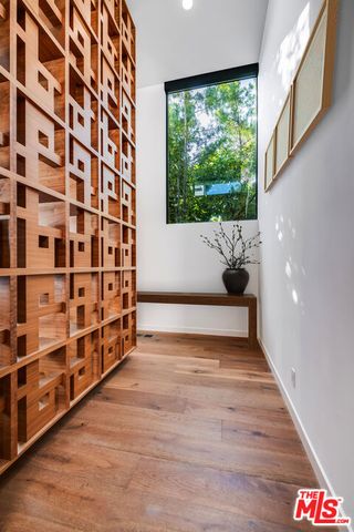 $28,999,999 | 1010 North Rexford Drive, Beverly Hills, CA 90210