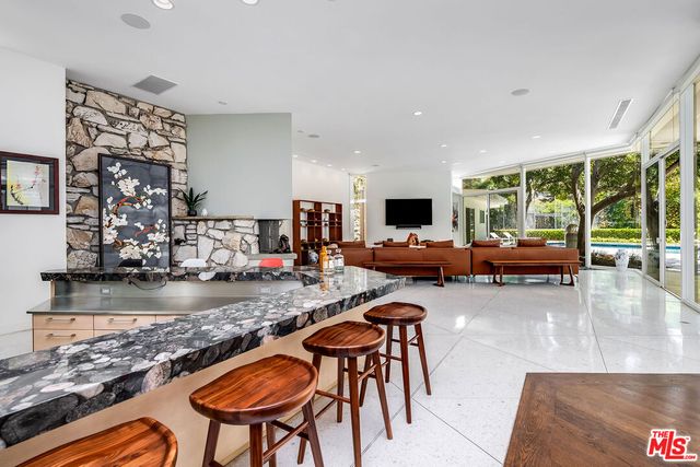$28,999,999 | 1010 North Rexford Drive, Beverly Hills, CA 90210