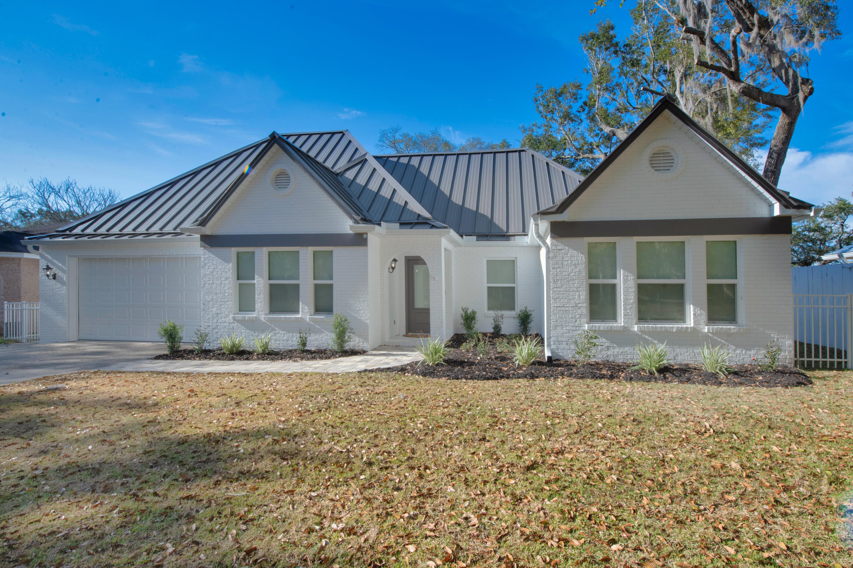 24 Waterview Place Freeport, FL 32439 - Photo 2 of 53 Standing seam roof