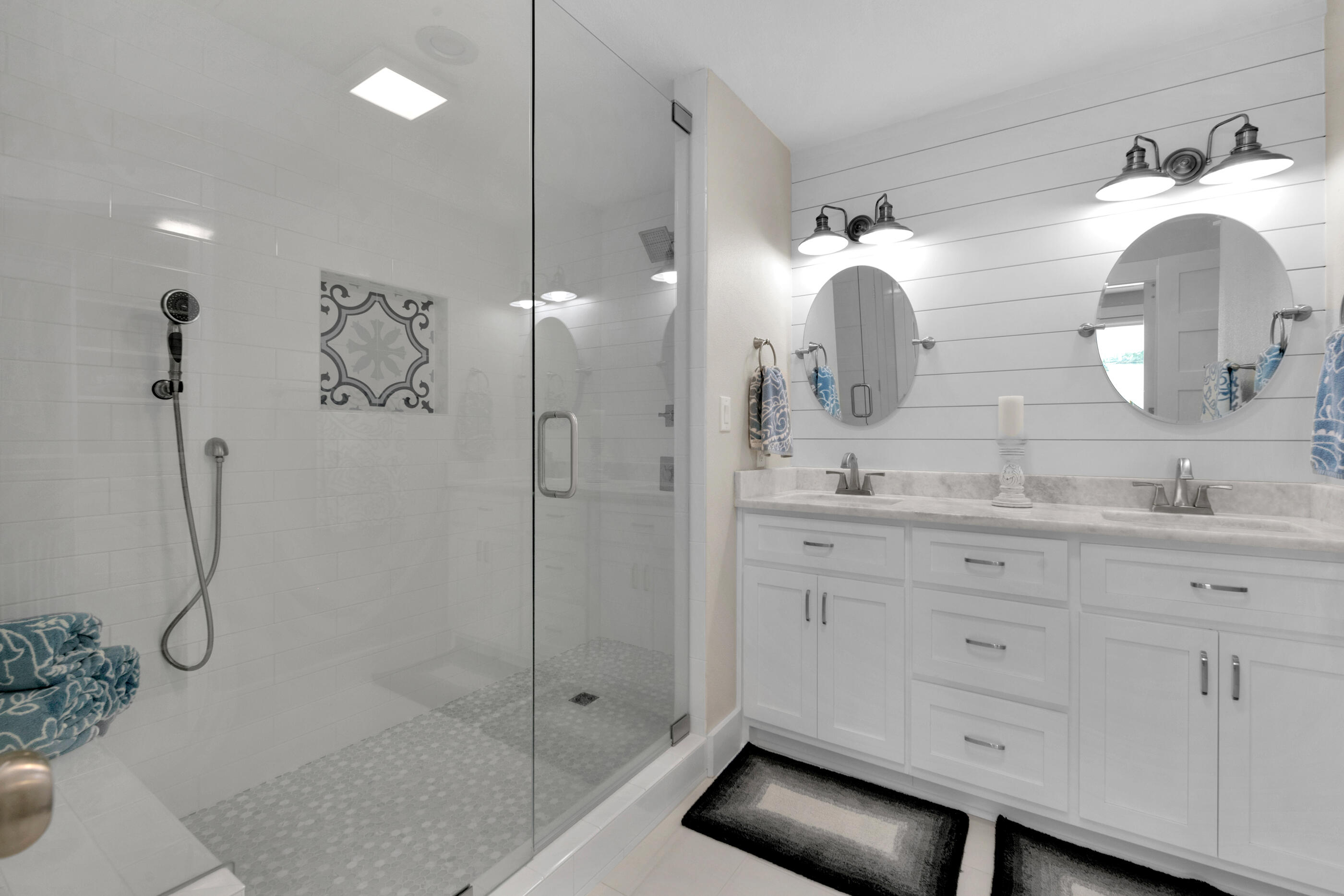 24 Waterview Place Freeport, FL 32439 - Photo 34 of 53 large walk-in shower