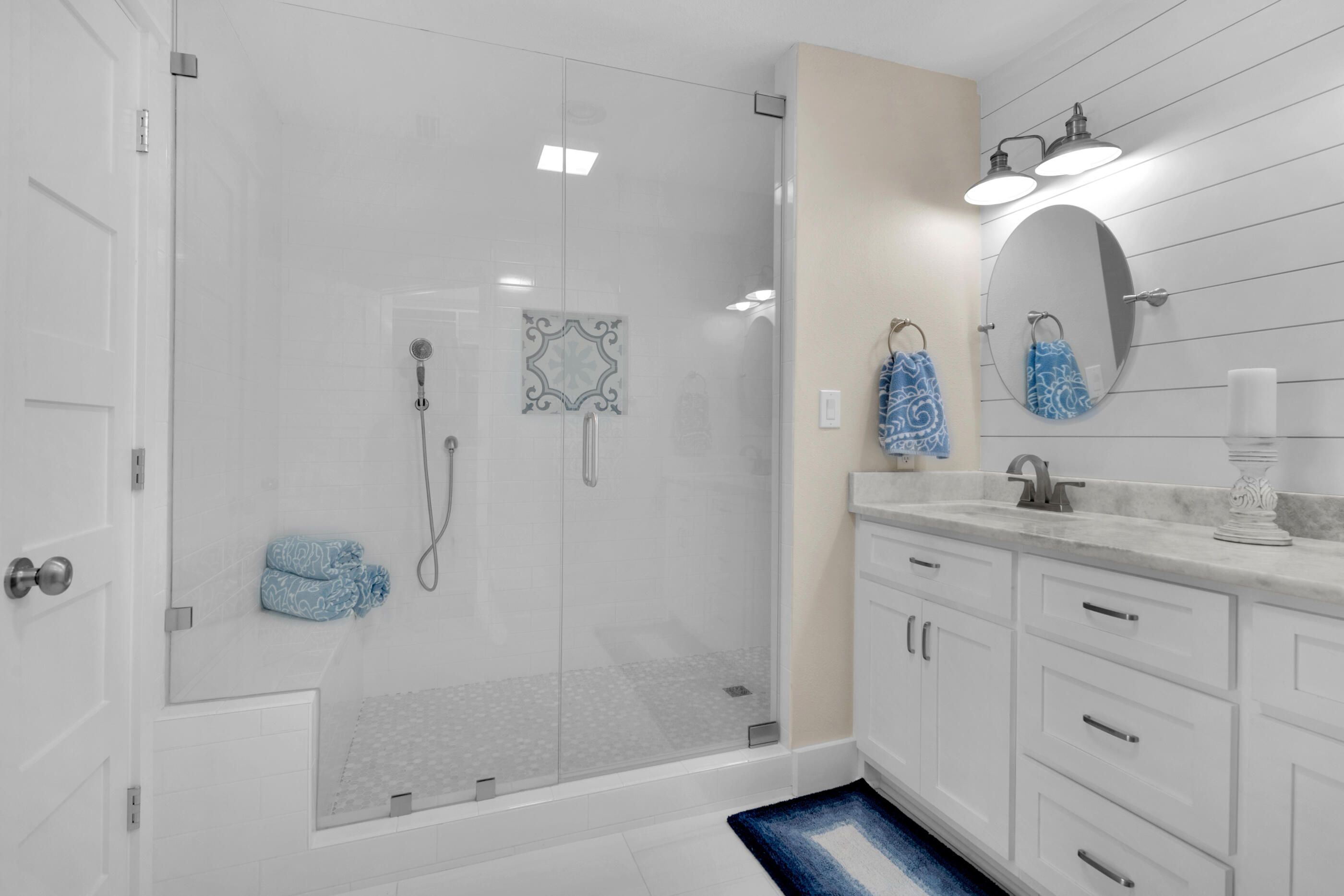 24 Waterview Place Freeport, FL 32439 - Photo 35 of 53 bench seating and two showers