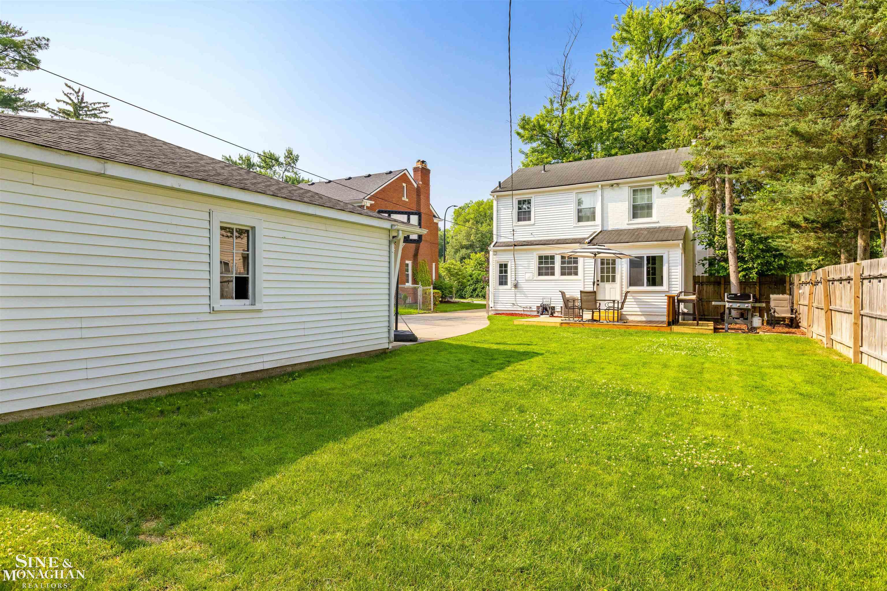 252 Kerby Road Grosse Pointe Farms, MI 48236 - Photo 34 of 40
