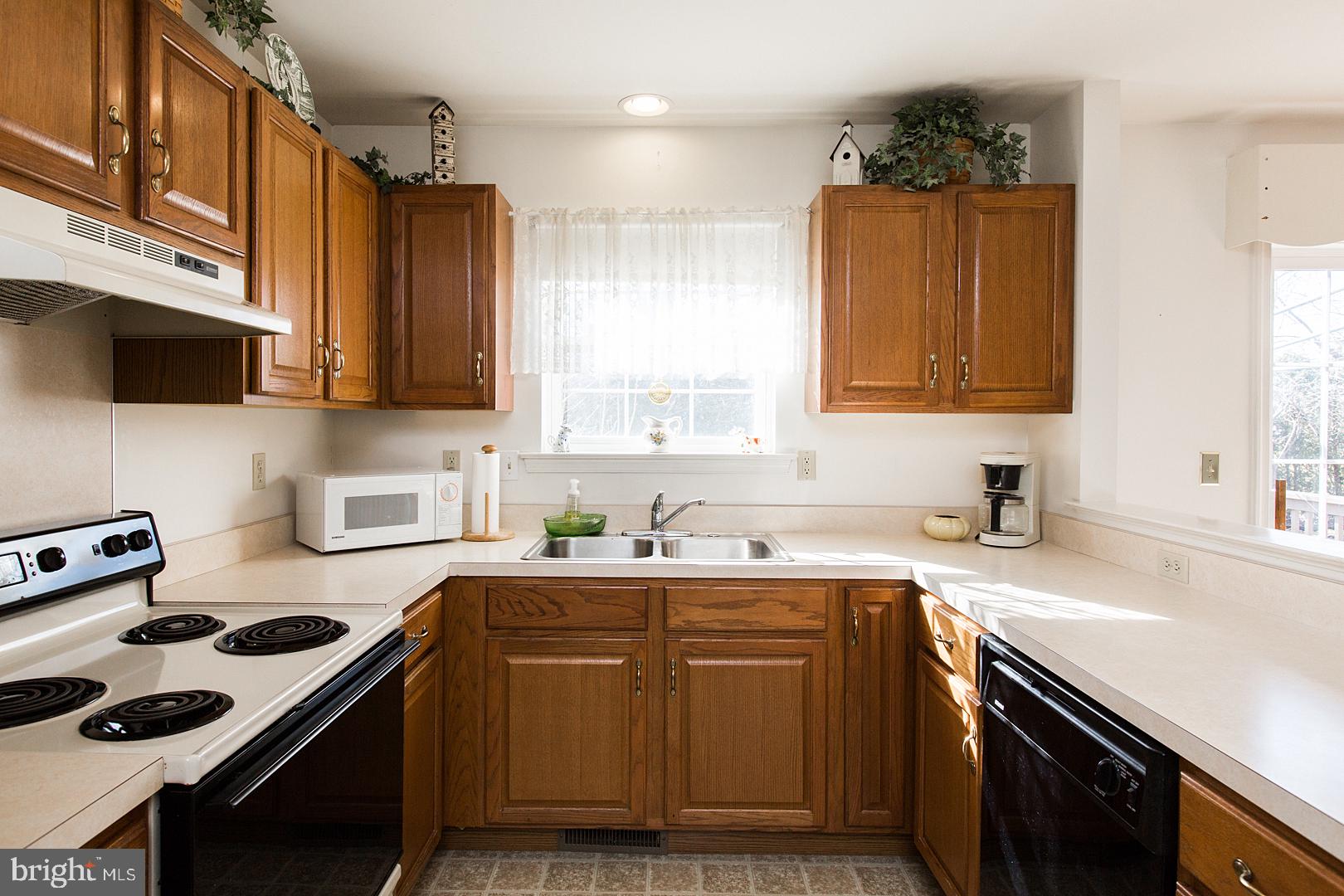 214 Starflower View Lititz, PA 17543 - Photo 5 of 42