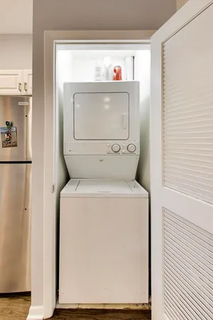 $315,000 | 1962 West Lawrence Avenue, Unit 201, Chicago, IL 60640
