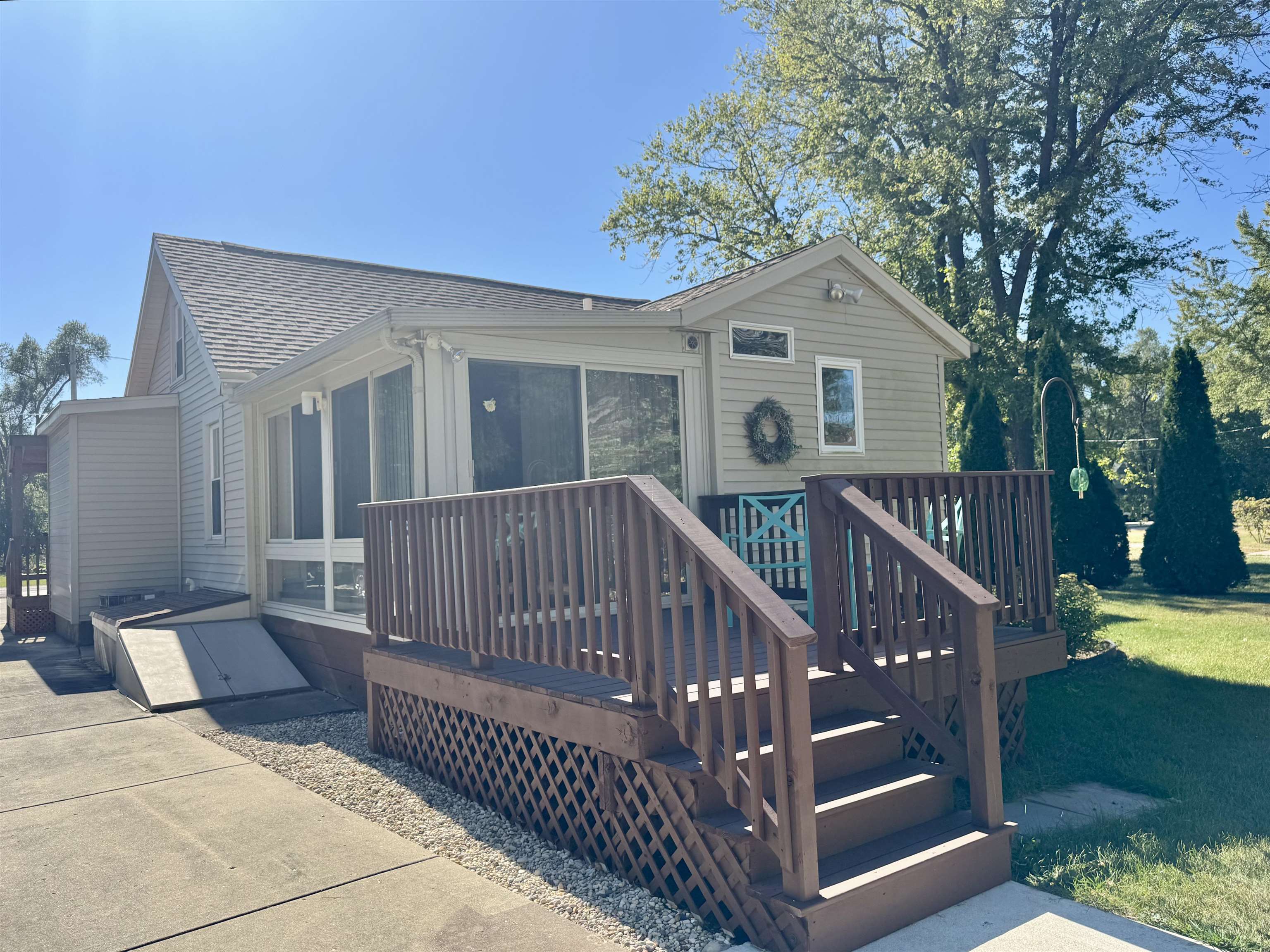 737 East Briar Lane Beloit, WI 53511 - Photo 27 of 36