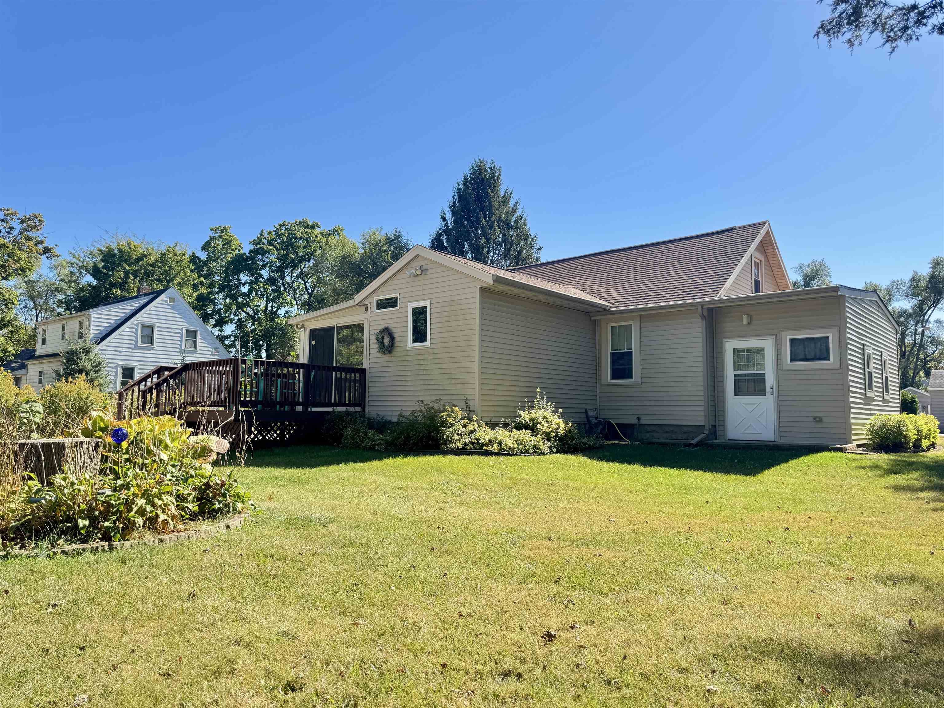 737 East Briar Lane Beloit, WI 53511 - Photo 3 of 36