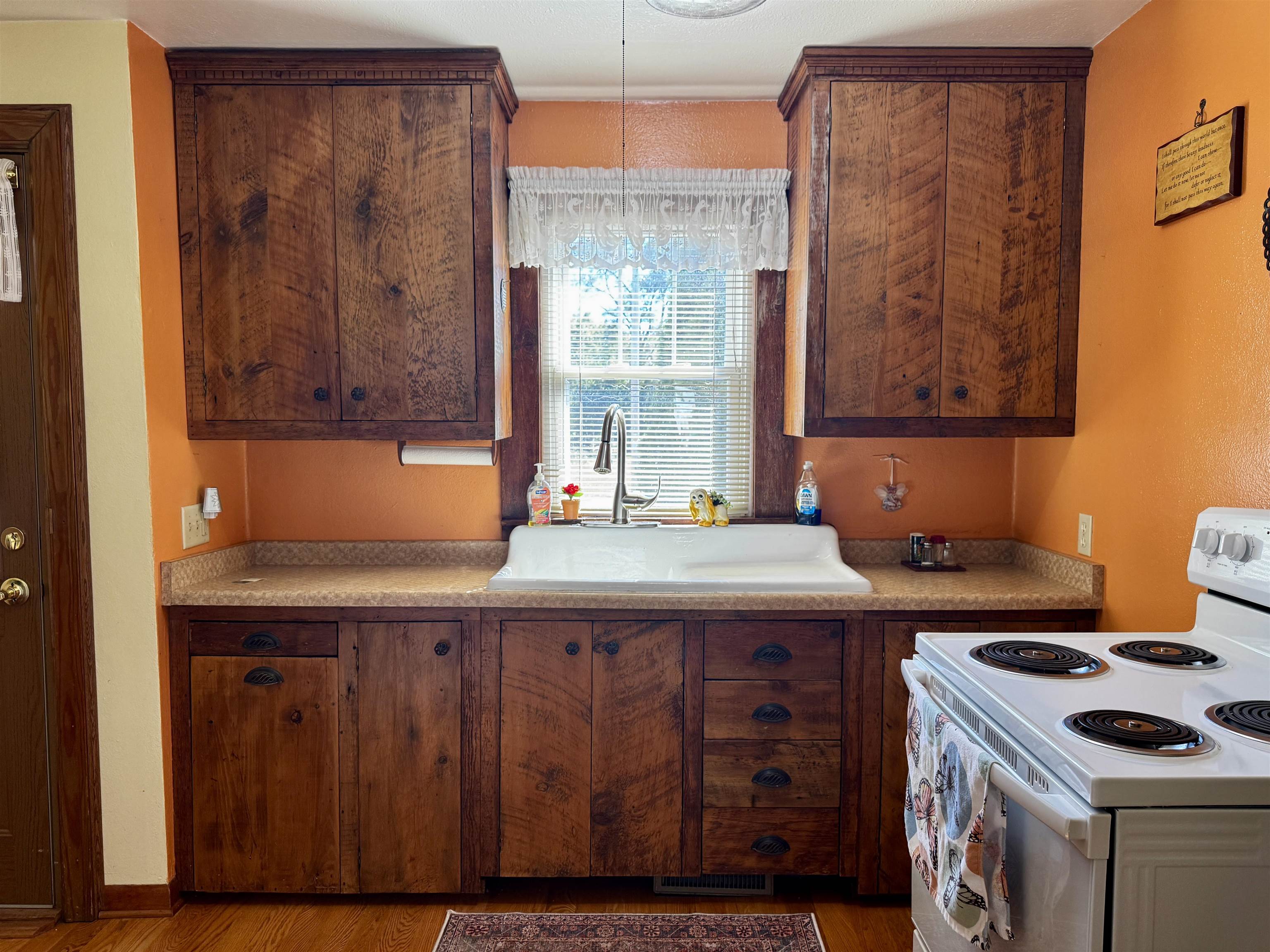 737 East Briar Lane Beloit, WI 53511 - Photo 9 of 36