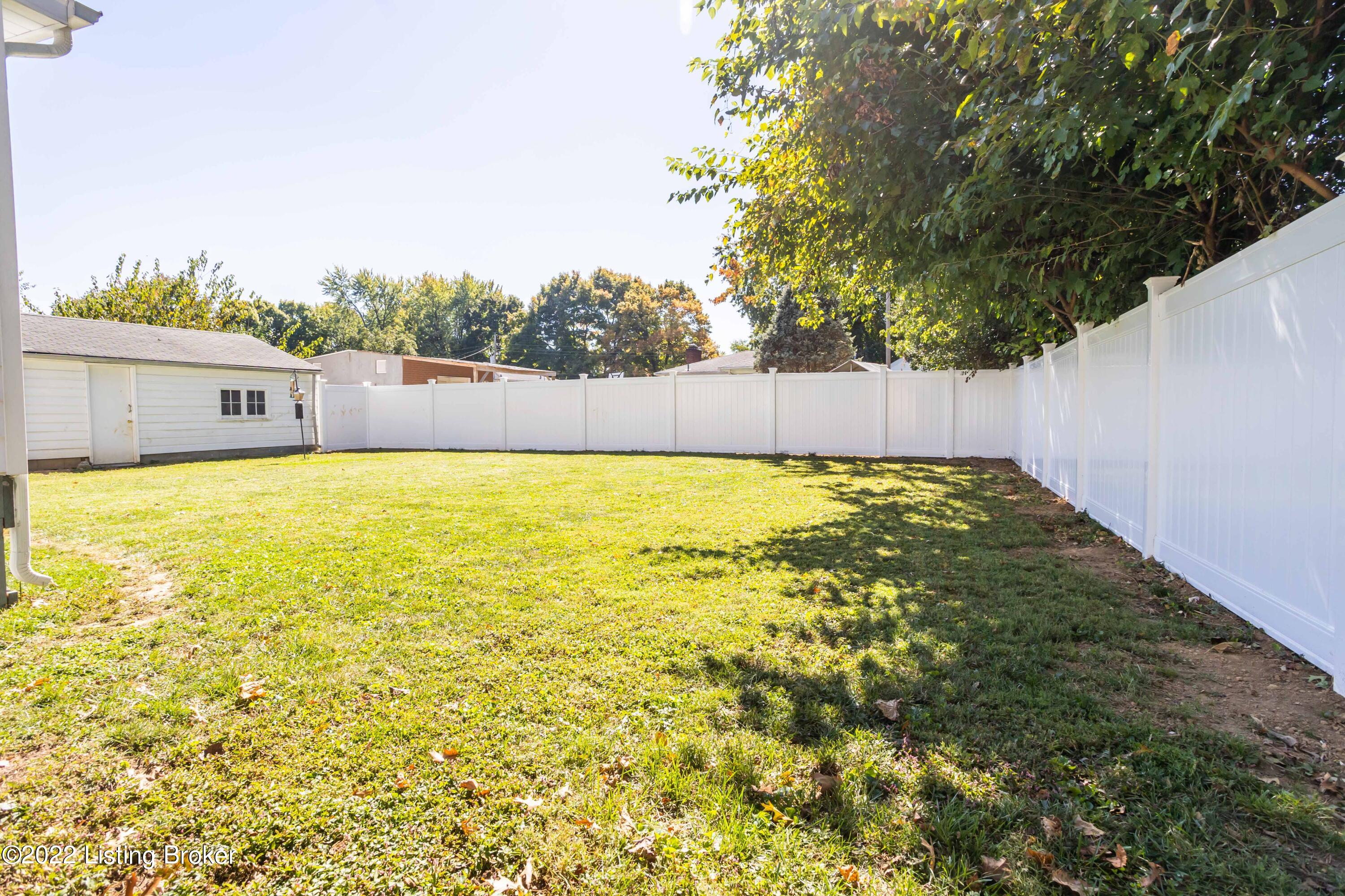 2806 Pioneer Road Louisville, KY 40216 - Photo 37 of 38 523A9810