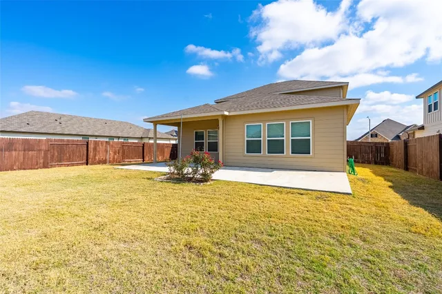 $2,395 | 107 Cona Way, Hutto, TX 78634