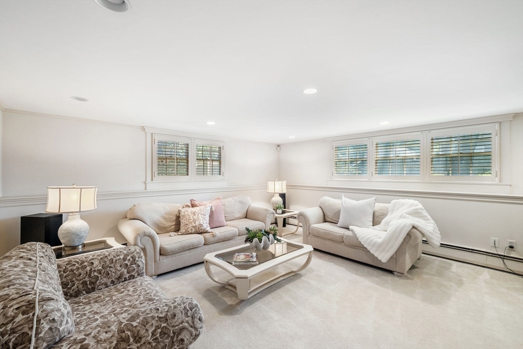 21 Phillips Avenue Swampscott, MA 01907 - Photo 18 of 38