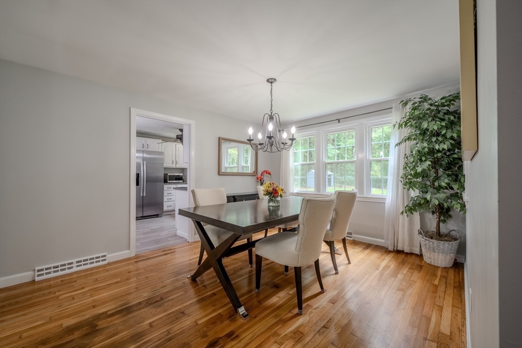 31 Horseshoe Road Chelmsford, MA 01824 - Photo 8 of 42 Gallery Image 8