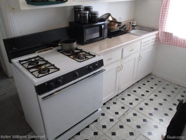 15145 Evergreen Road Detroit, MI 48223 - Photo 21 of 41