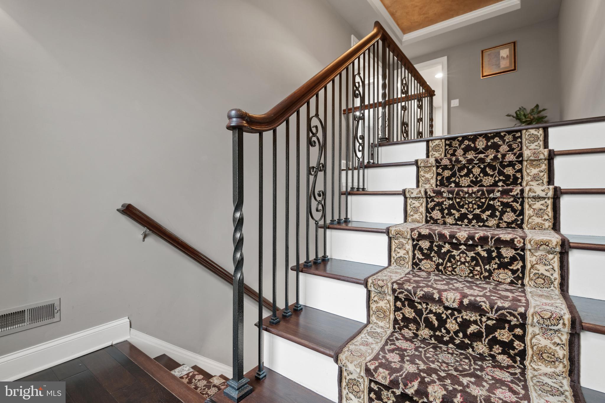 536 East Delp Road Lancaster, PA 17601 - Photo 31 of 65 Stairwell