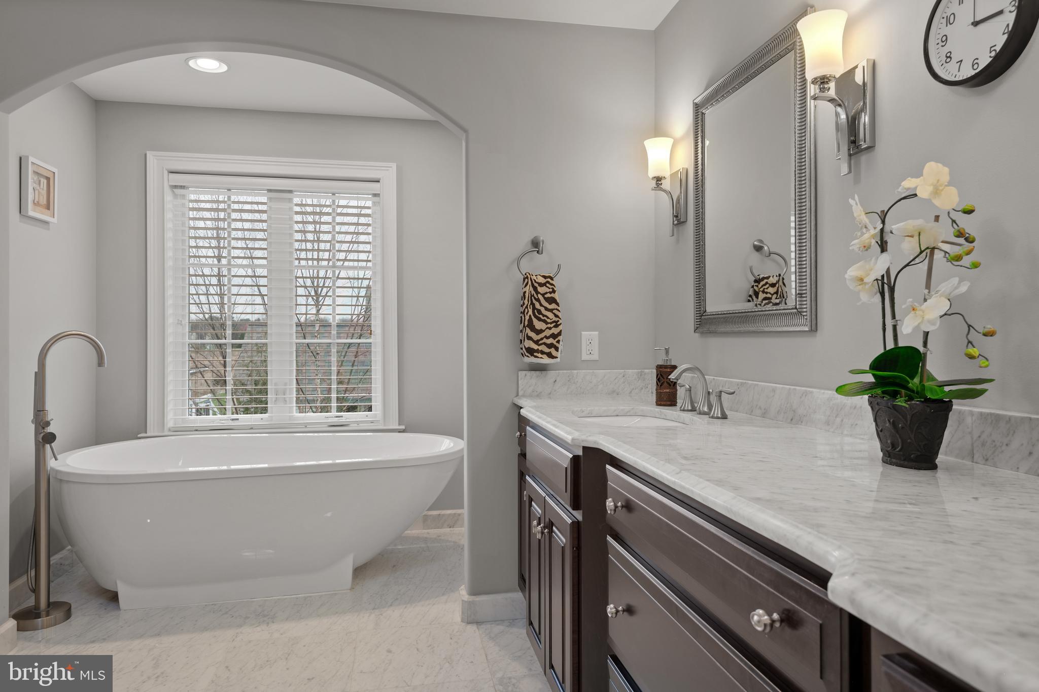 536 East Delp Road Lancaster, PA 17601 - Photo 42 of 65 Primary Bathroom