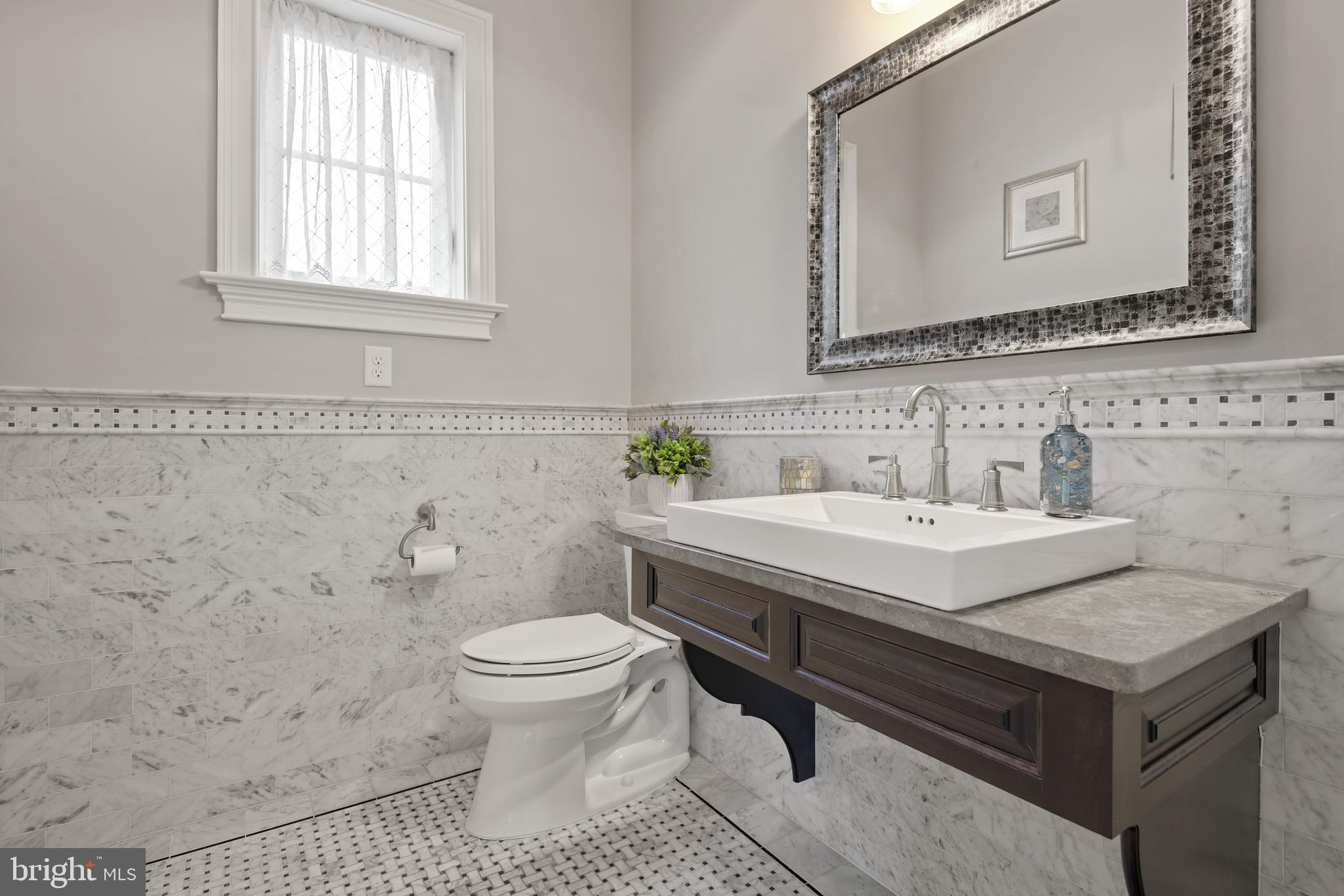 536 East Delp Road Lancaster, PA 17601 - Photo 10 of 65 Half Bathroom