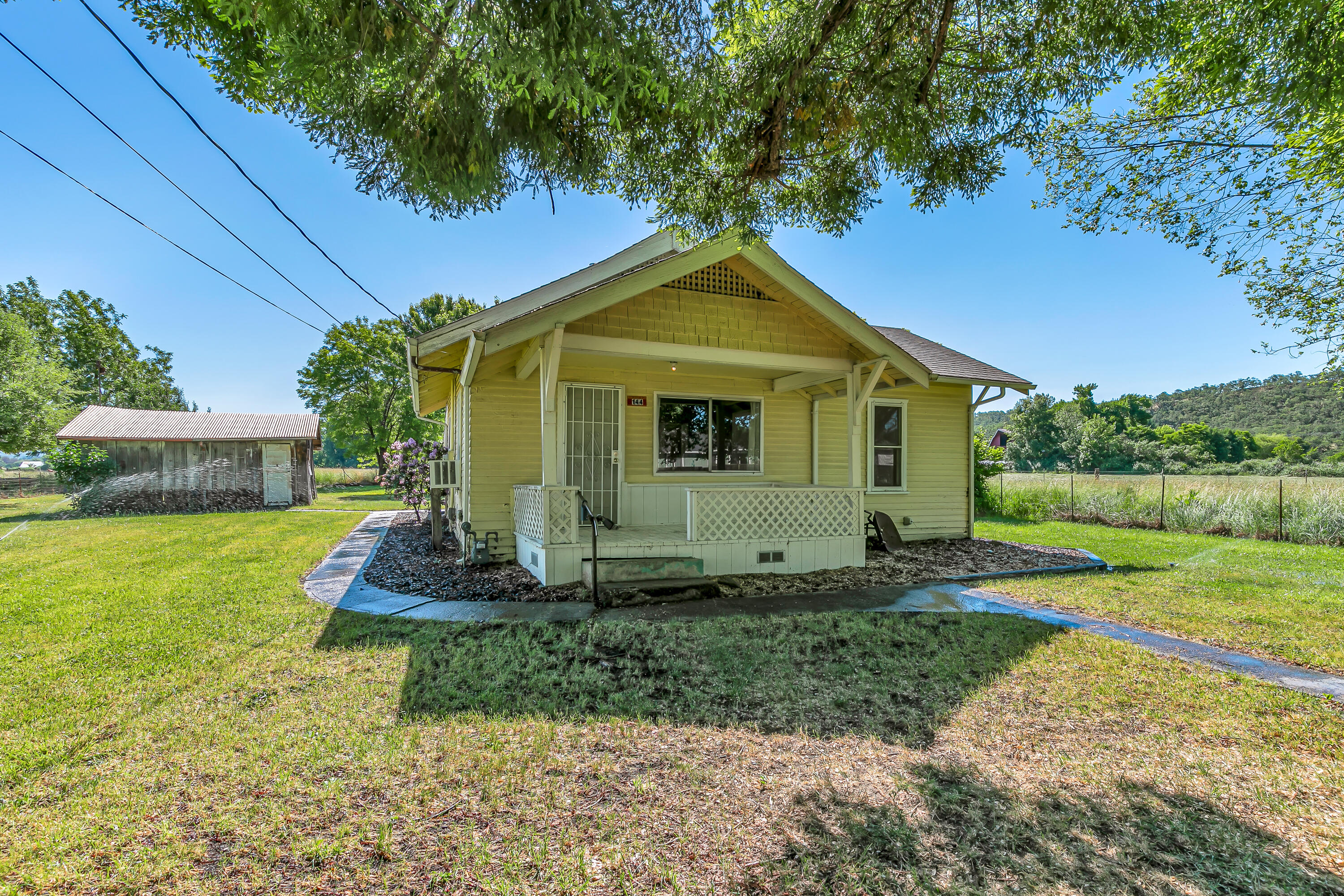 144 Reese Creek Road Eagle Point, OR 97524 - Photo 27 of 39 9R9A3400