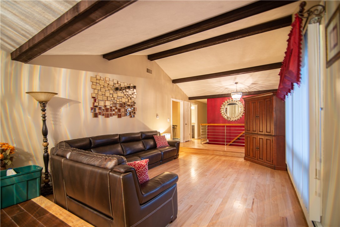 28 Greenbrier Road Smithfield, RI 02828 - Photo 4 of 14 Gallery Image 4