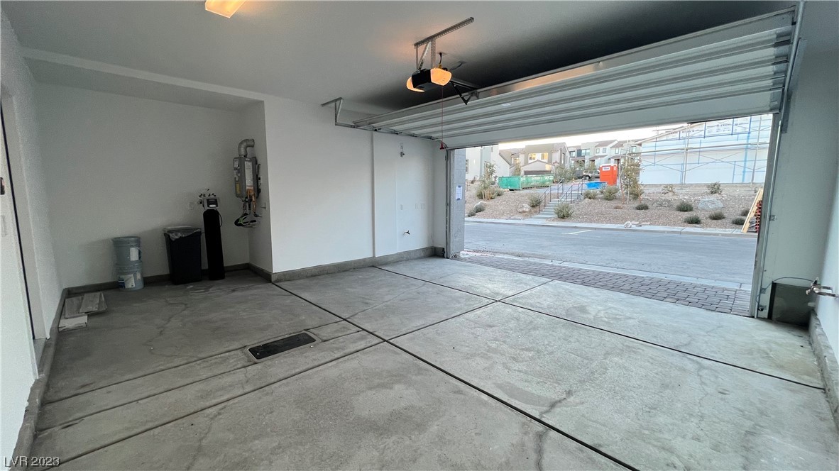 522 Mahogany Ridge Street Las Vegas, NV 89138 - Photo 18 of 37