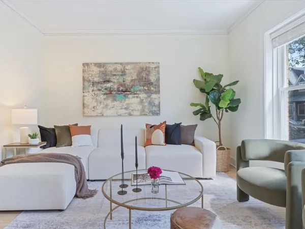 $340,000 | 2248 West Melrose Street, Unit 1E, Chicago, IL 60618