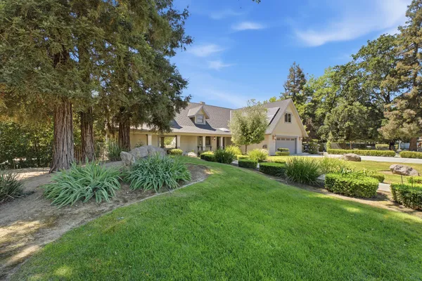 $1,290,000 | 2183 North Linwood Street, Visalia, CA 93291