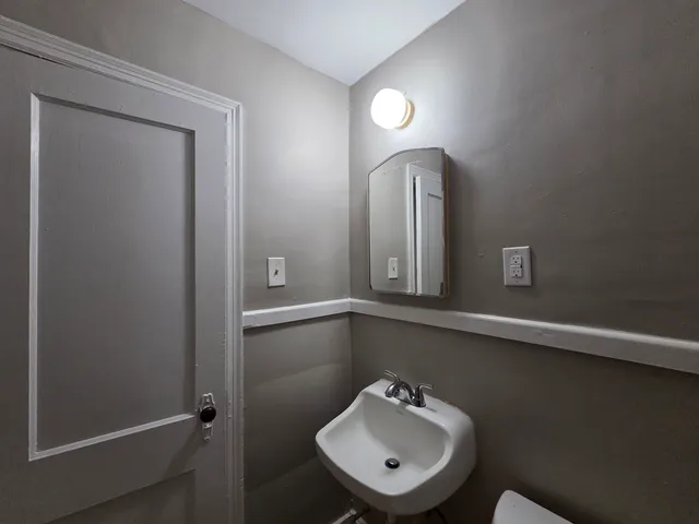 $650 | 802 North Dunlap Street, Memphis, TN 38107