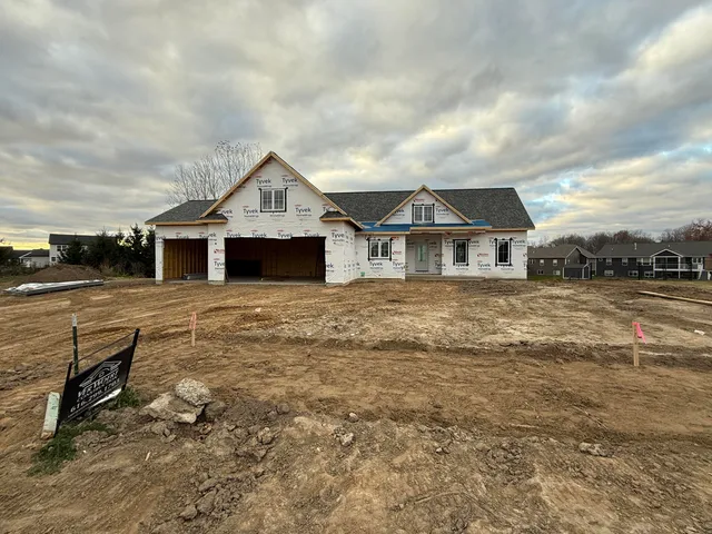 $585,000 | 1821 Stratford Lane Northwest, Grand Rapids, MI 49534