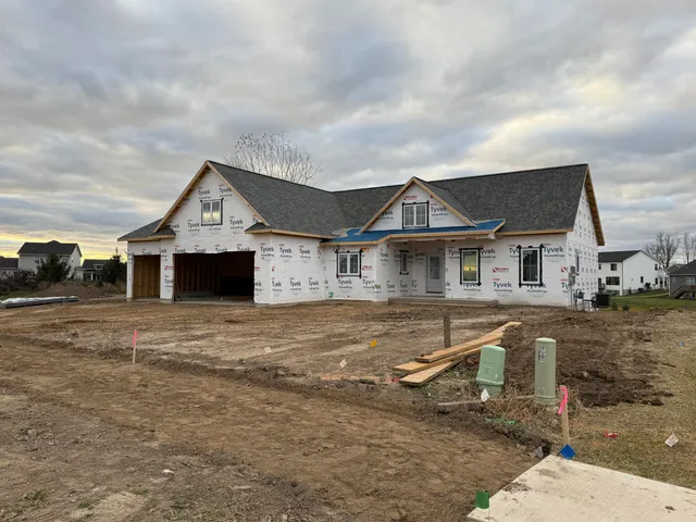 $585,000 | 1821 Stratford Lane Northwest, Grand Rapids, MI 49534