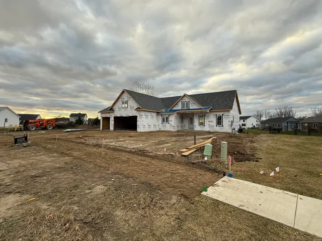 $585,000 | 1821 Stratford Lane Northwest, Grand Rapids, MI 49534