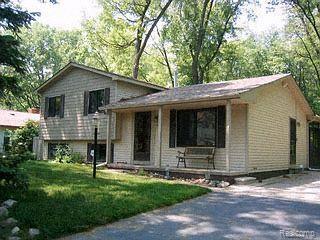 2340 Keith Road West Bloomfield, MI 48324 - Photo 1 of 1 FRONT OF HOUSE