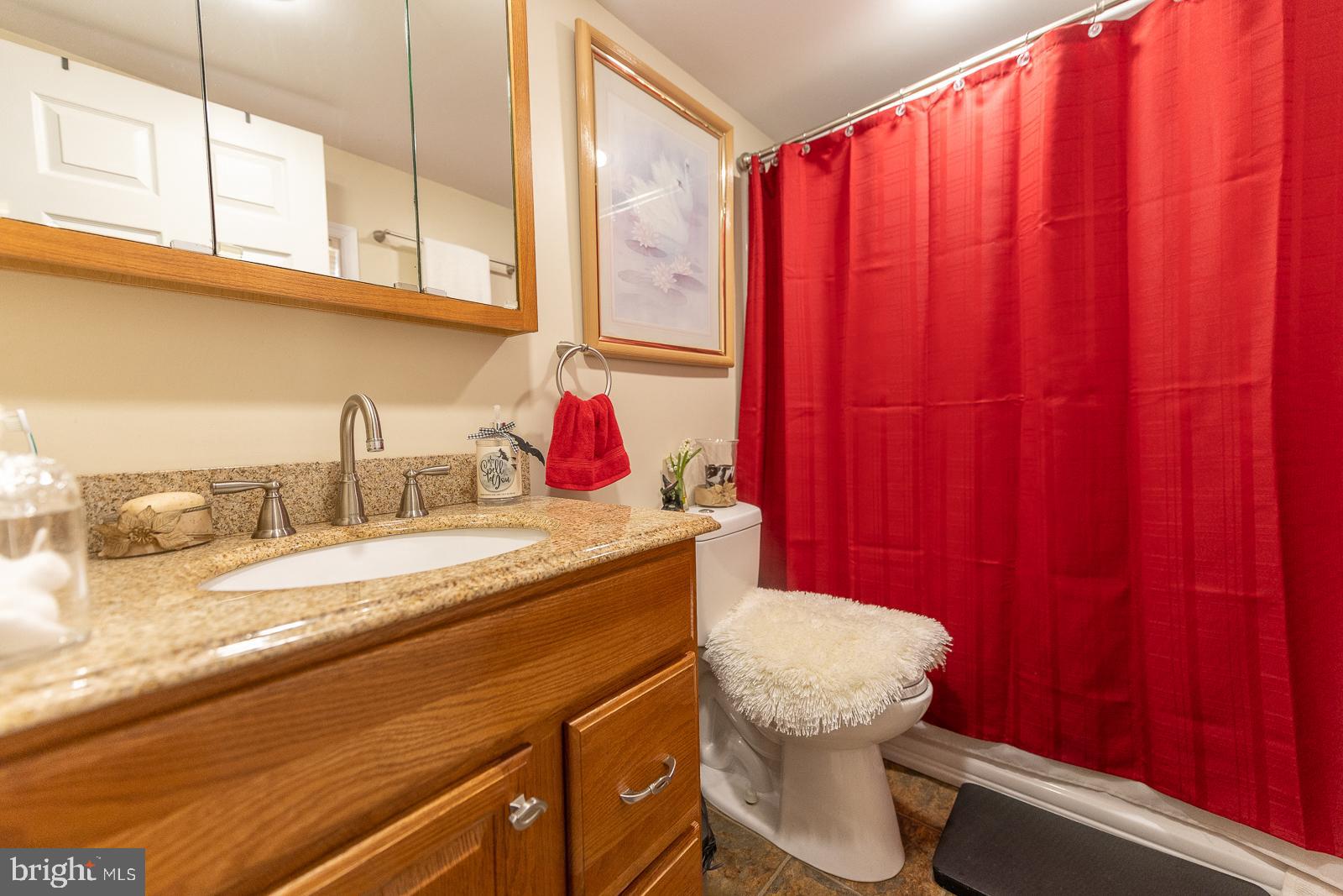 683 Easton Road Riegelsville, PA 18077 - Photo 15 of 29 Bathroom - Unit B