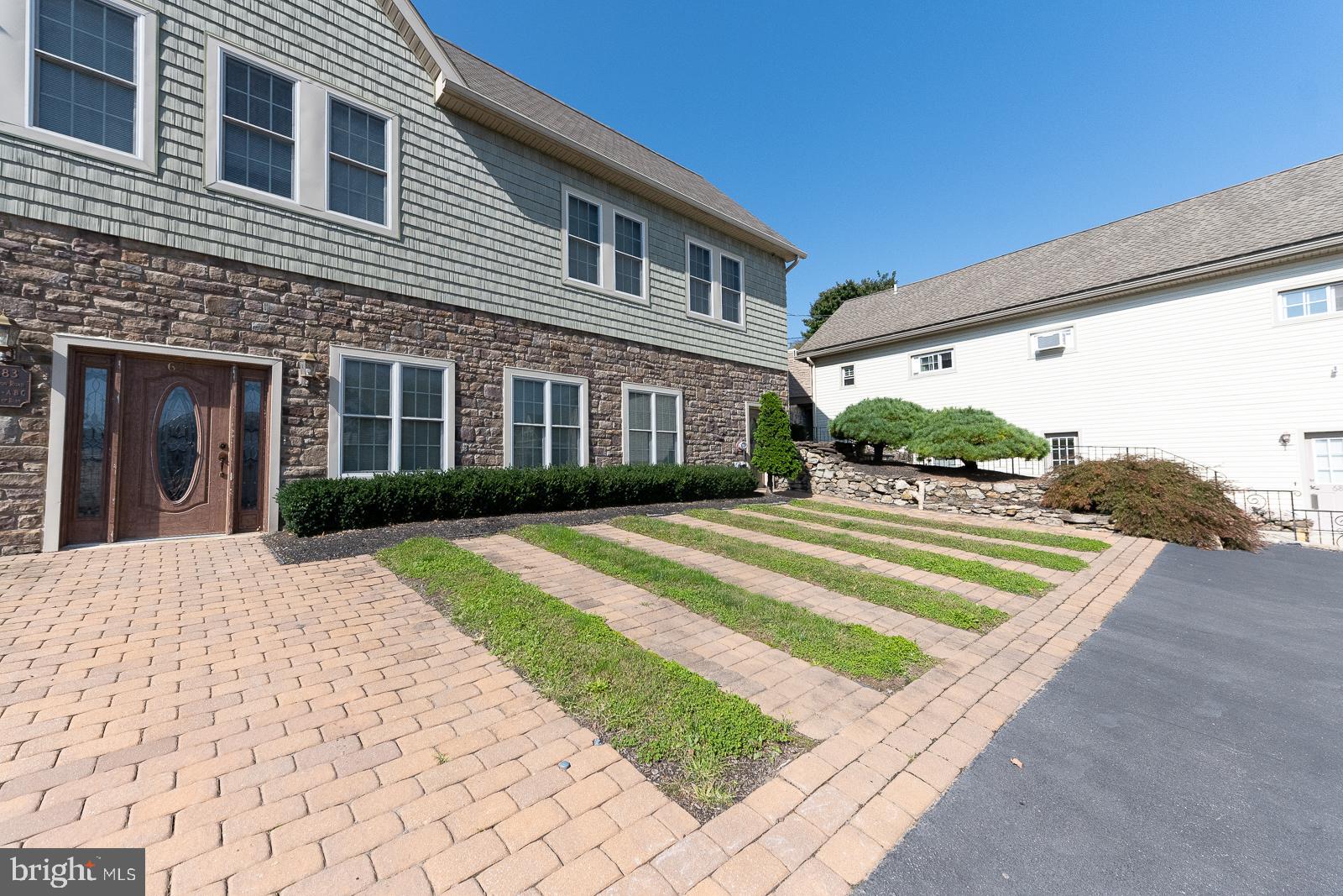 683 Easton Road Riegelsville, PA 18077 - Photo 19 of 29 front parking area